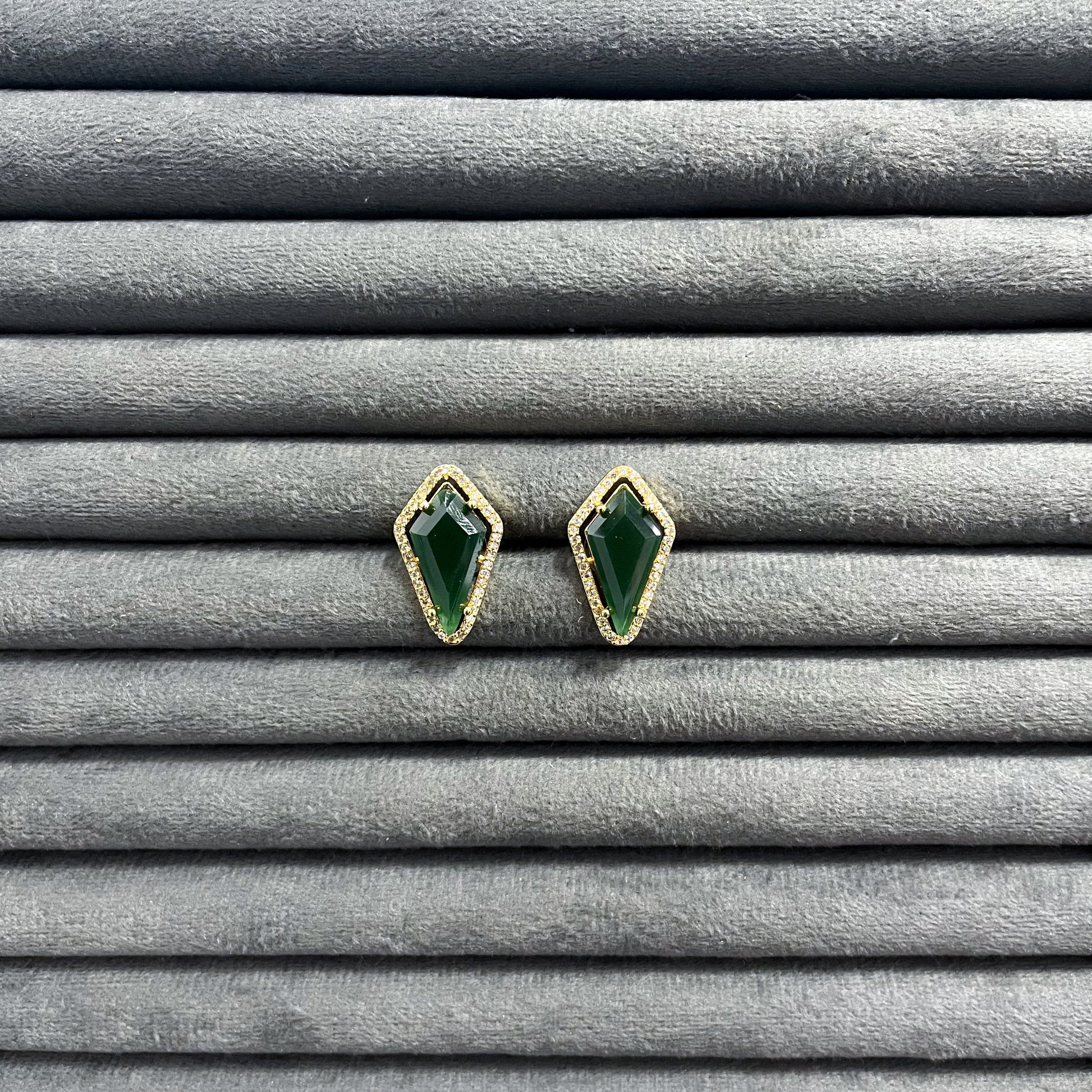 GILDED KITE STUDS