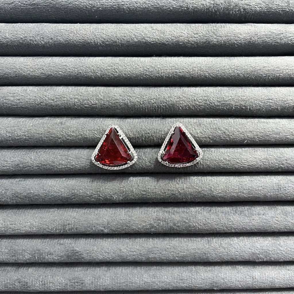 PYRAMID MAJESTY STUDS