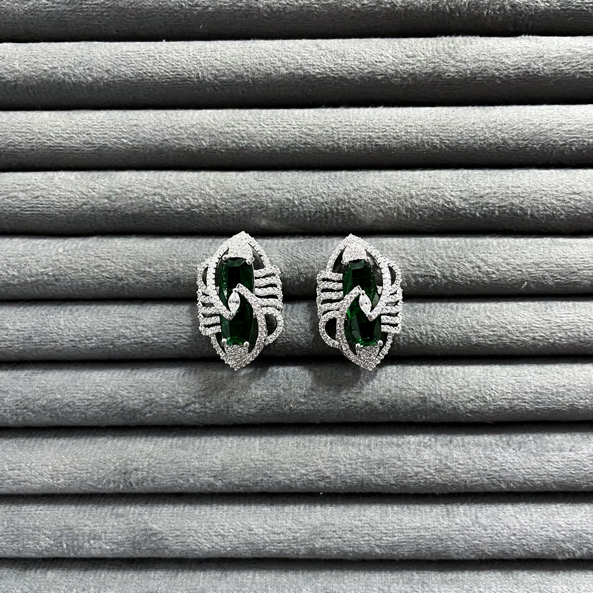 ARCADIAN ORNAMENT STUDS