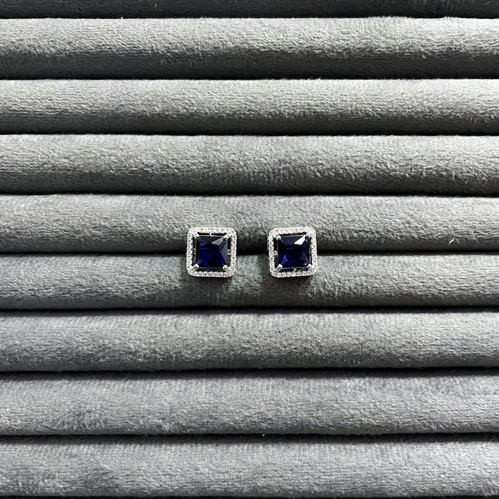 PRINCELY CROWN STUDS