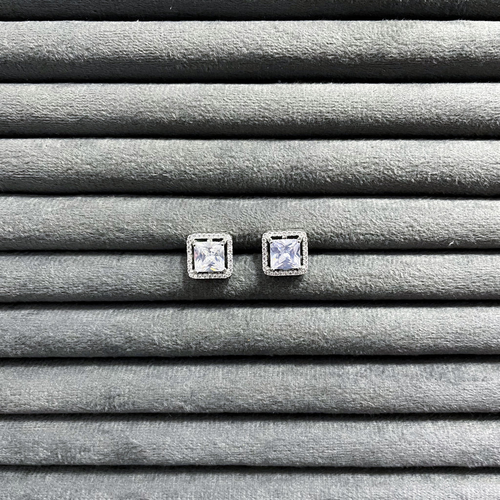 PRINCELY CROWN STUDS