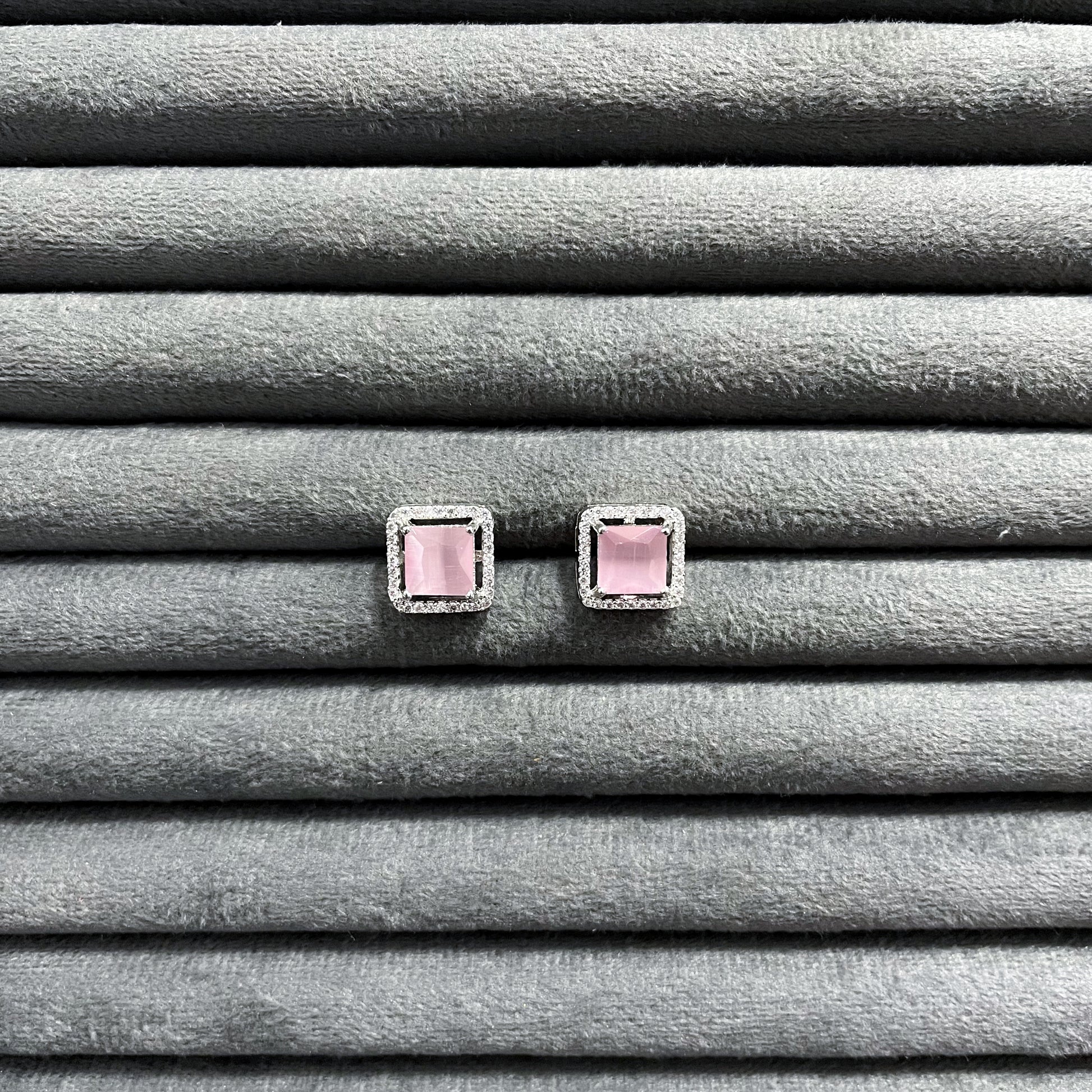 PRINCELY CROWN STUDS