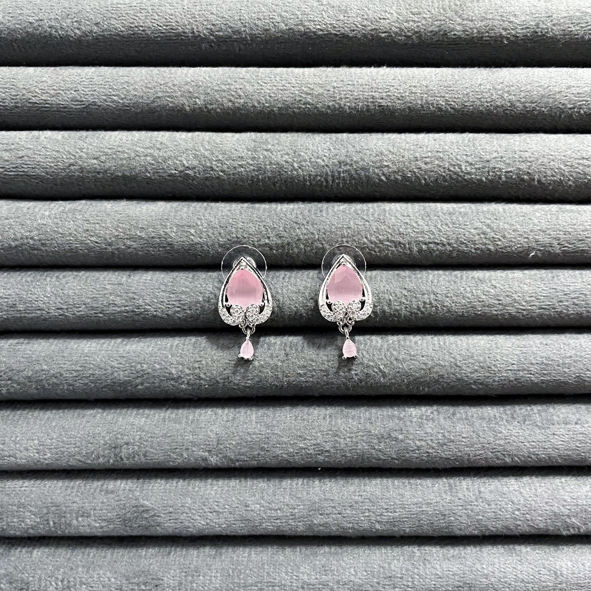 VINTAGE ARCADIA STUDS