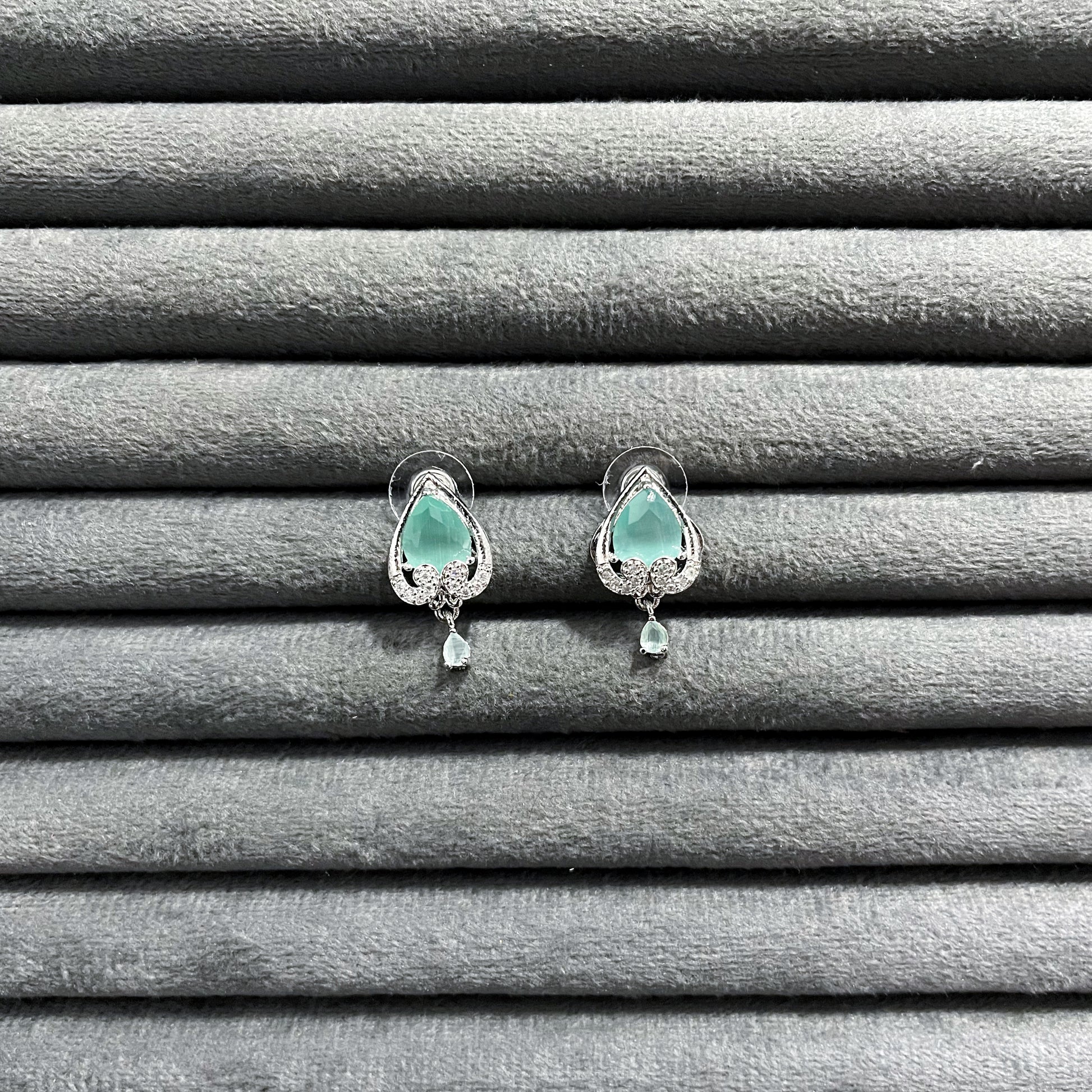 VINTAGE ARCADIA STUDS