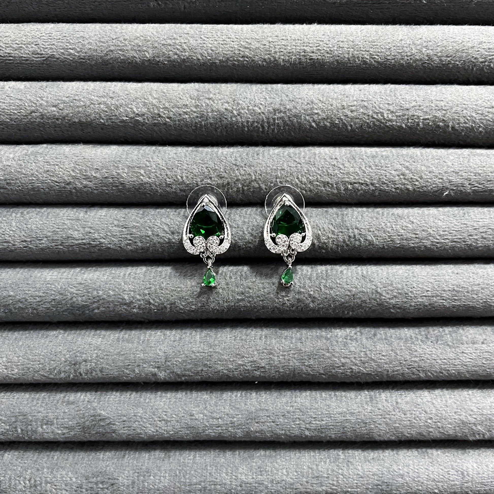 VINTAGE ARCADIA STUDS