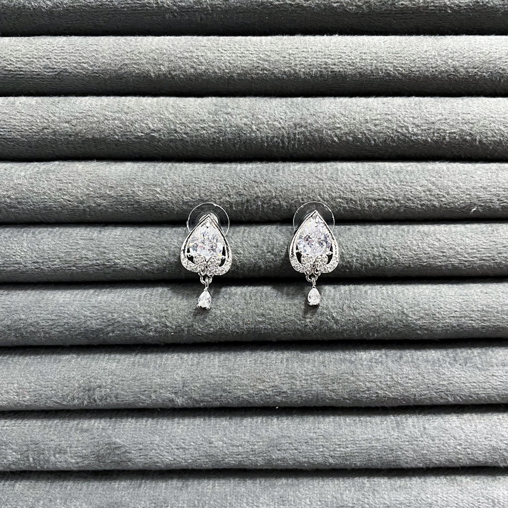 VINTAGE ARCADIA STUDS