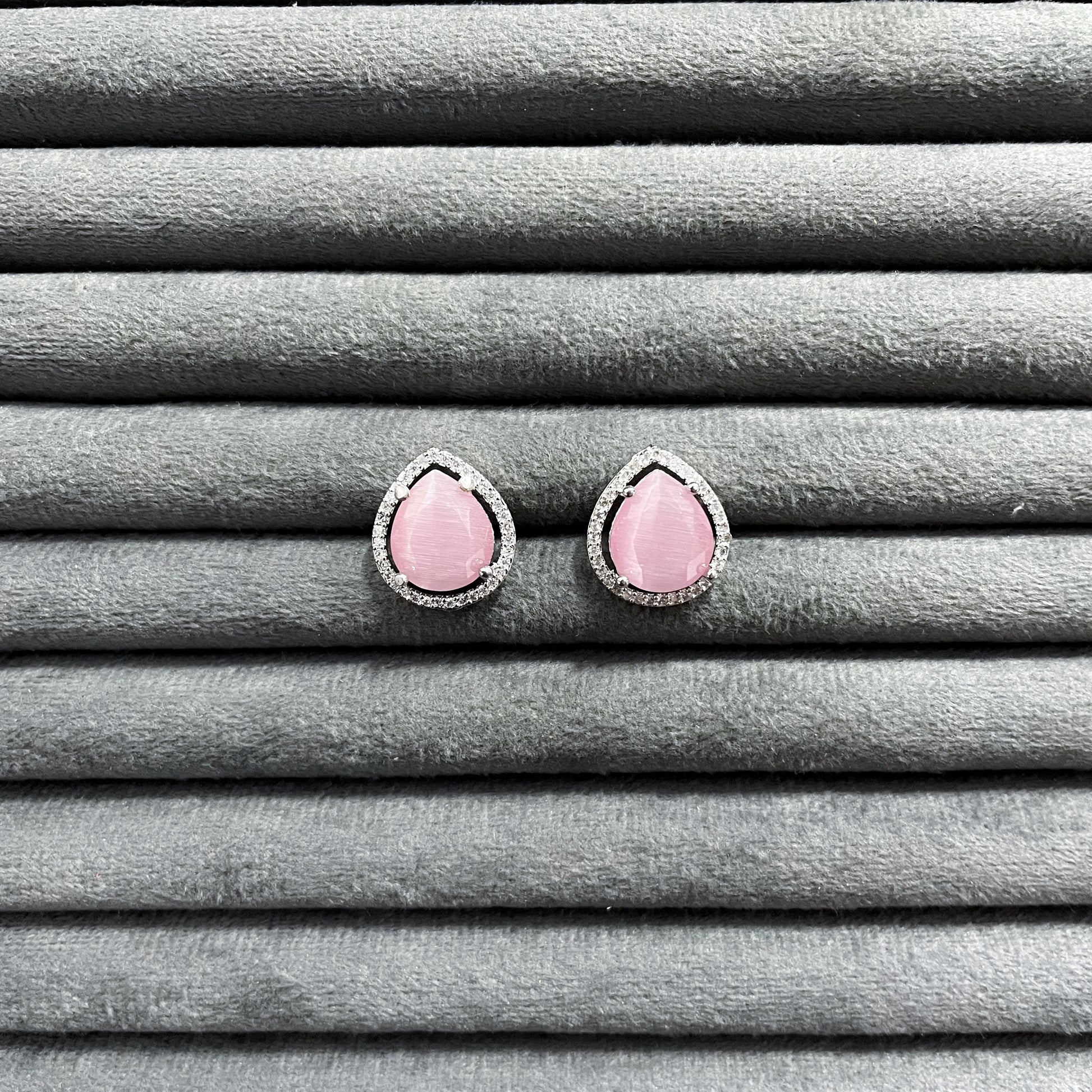 DUCHESS PEAR STUDS
