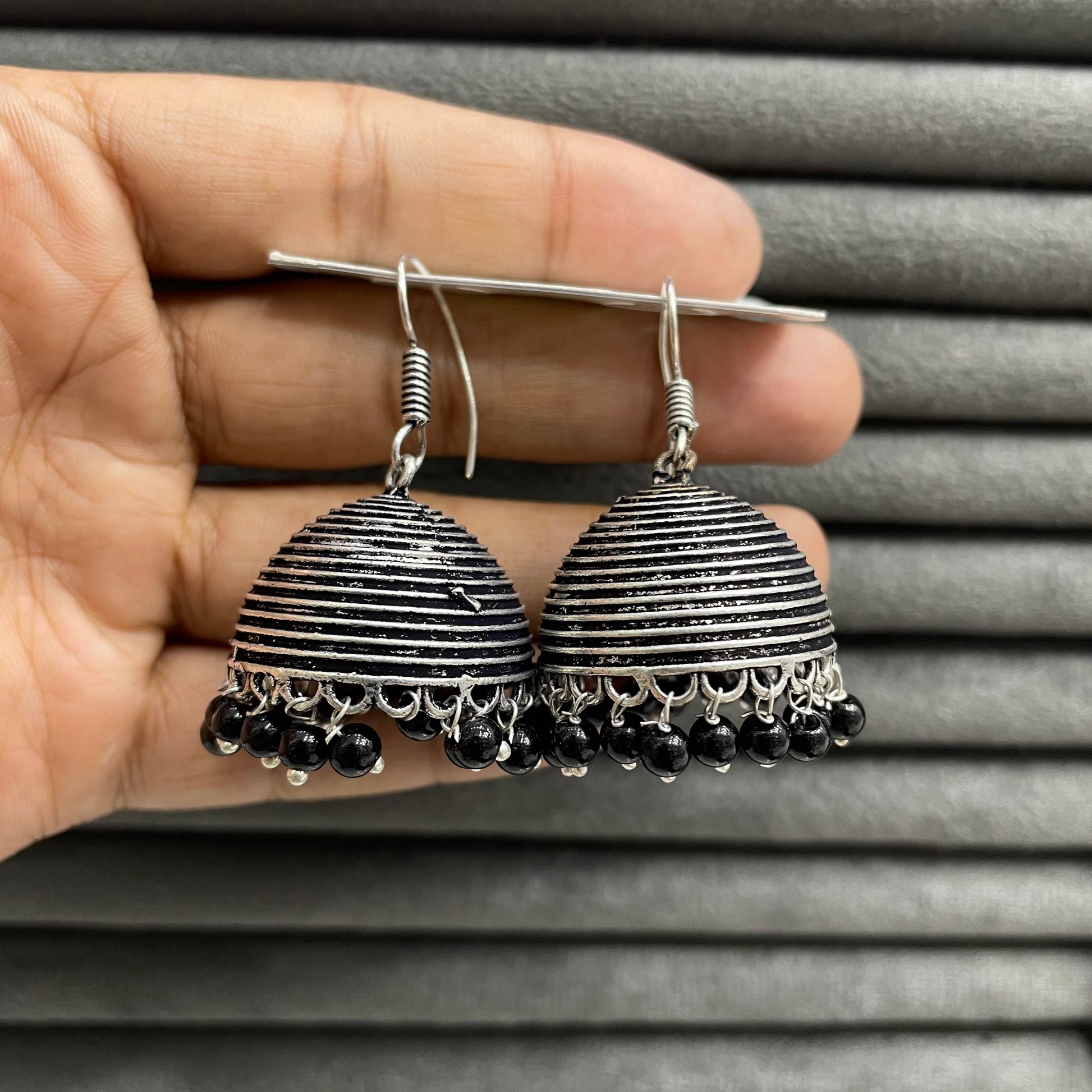 MODERNE RIBBON EARRINGS