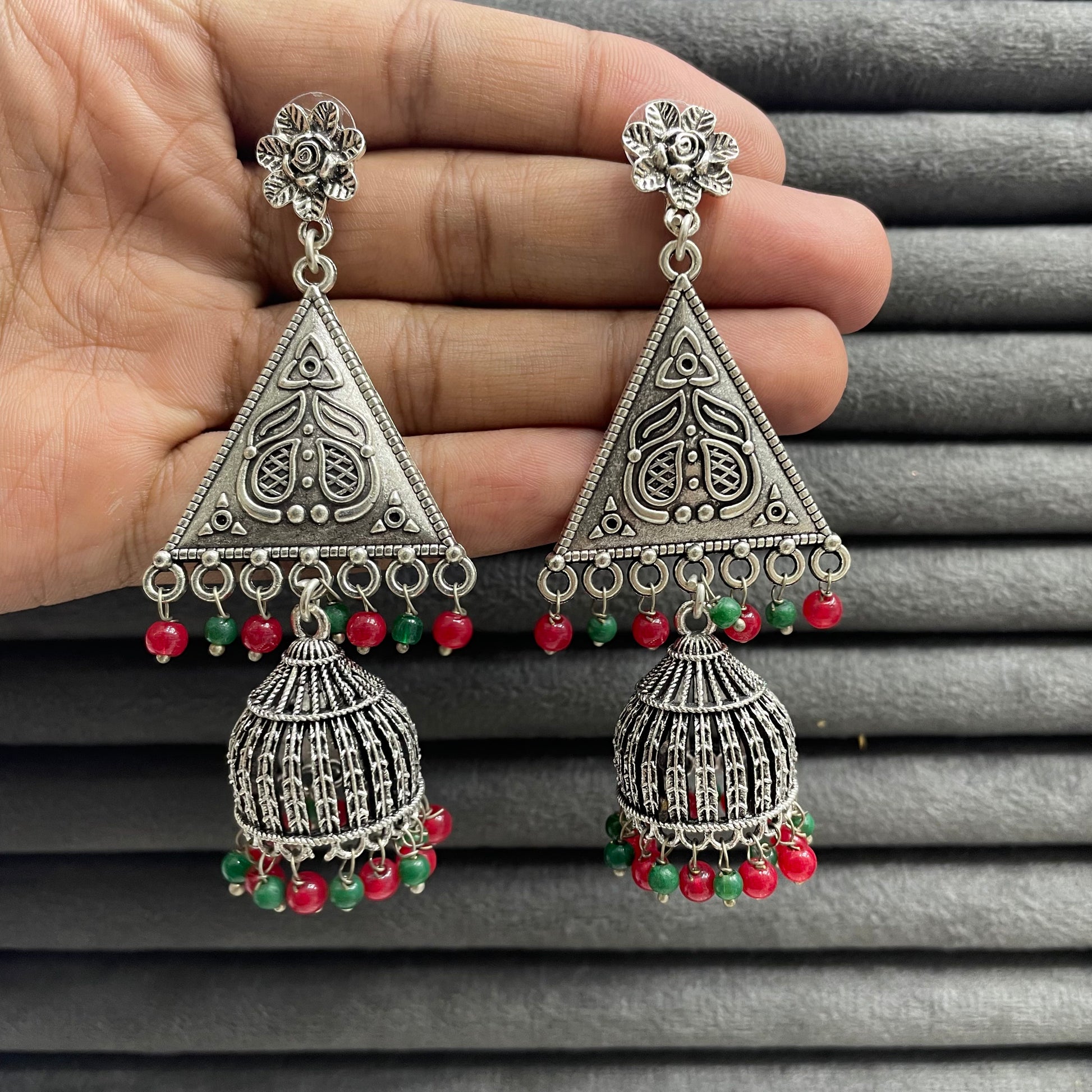 MAJESTY TRIANGLE EARRINGS