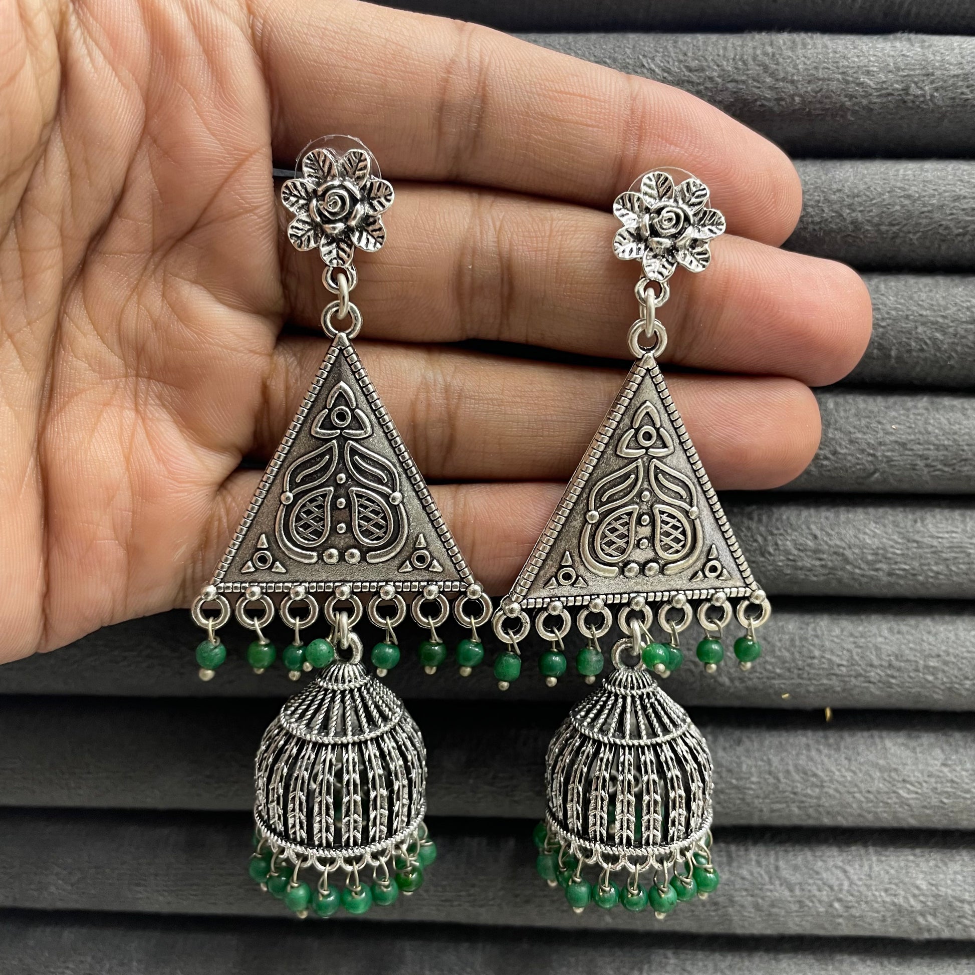 MAJESTY TRIANGLE EARRINGS