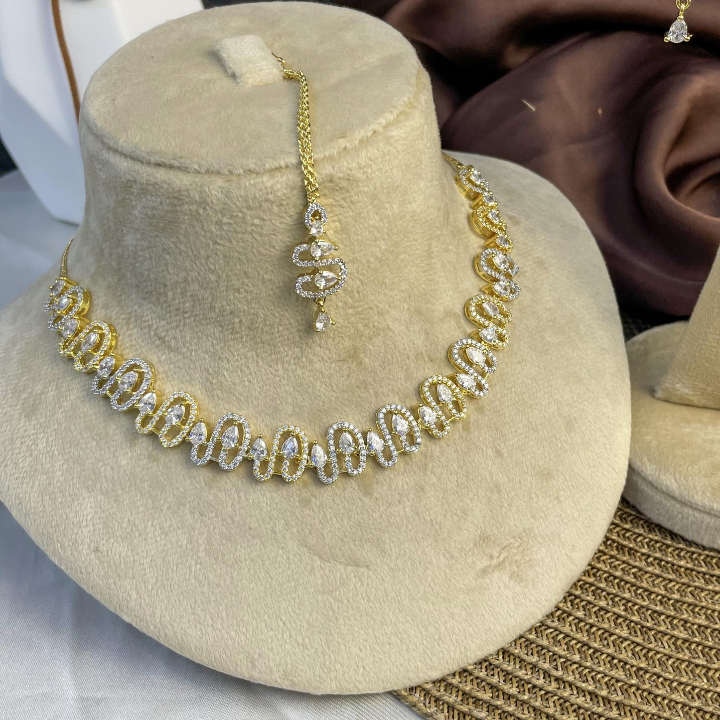 Gilded Wave Zircon NECKLACE SET