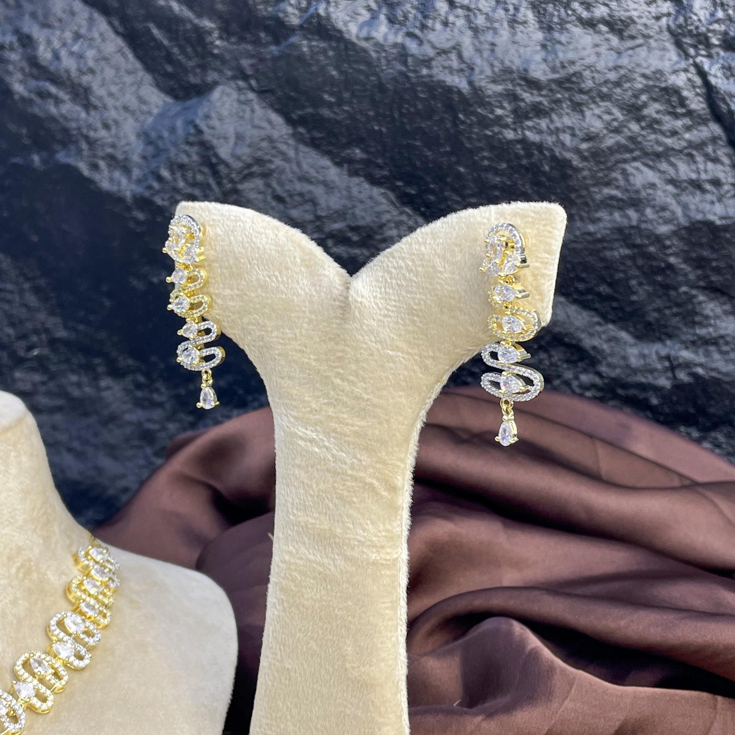 Gilded Wave Zircon NECKLACE SET