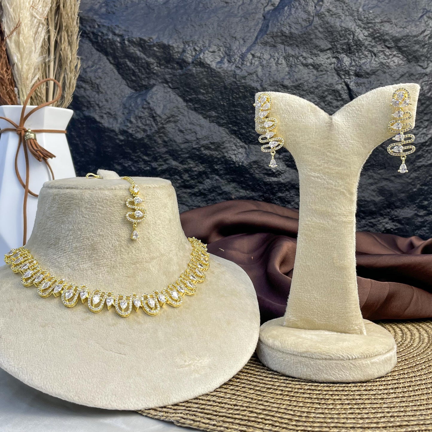 Golden Crest Zircon NECKLACE SET