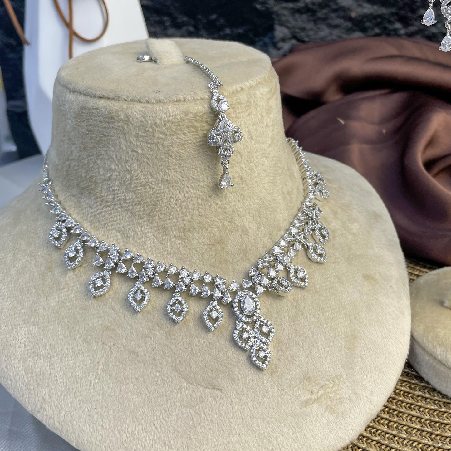 Argent Lace Zircon NECKLACE SET