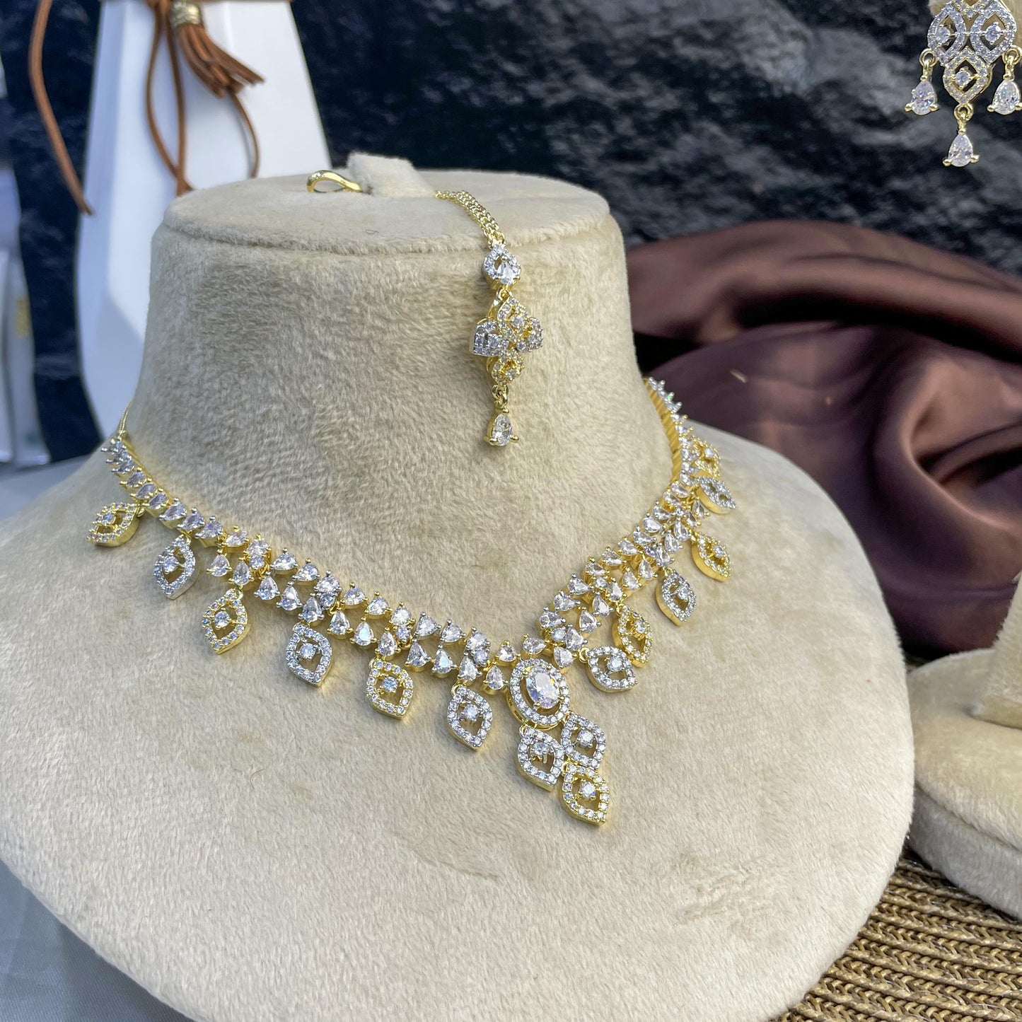 Filigree Drop Zircon NECKLACE SET