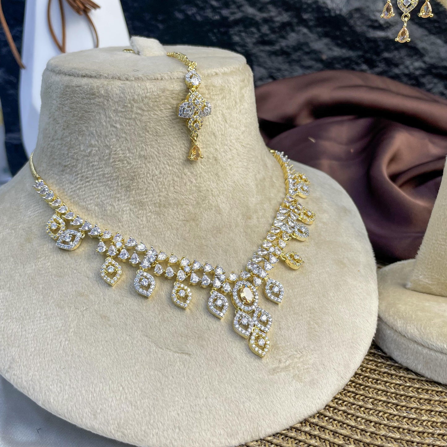 Filigree Drop Zircon NECKLACE SET