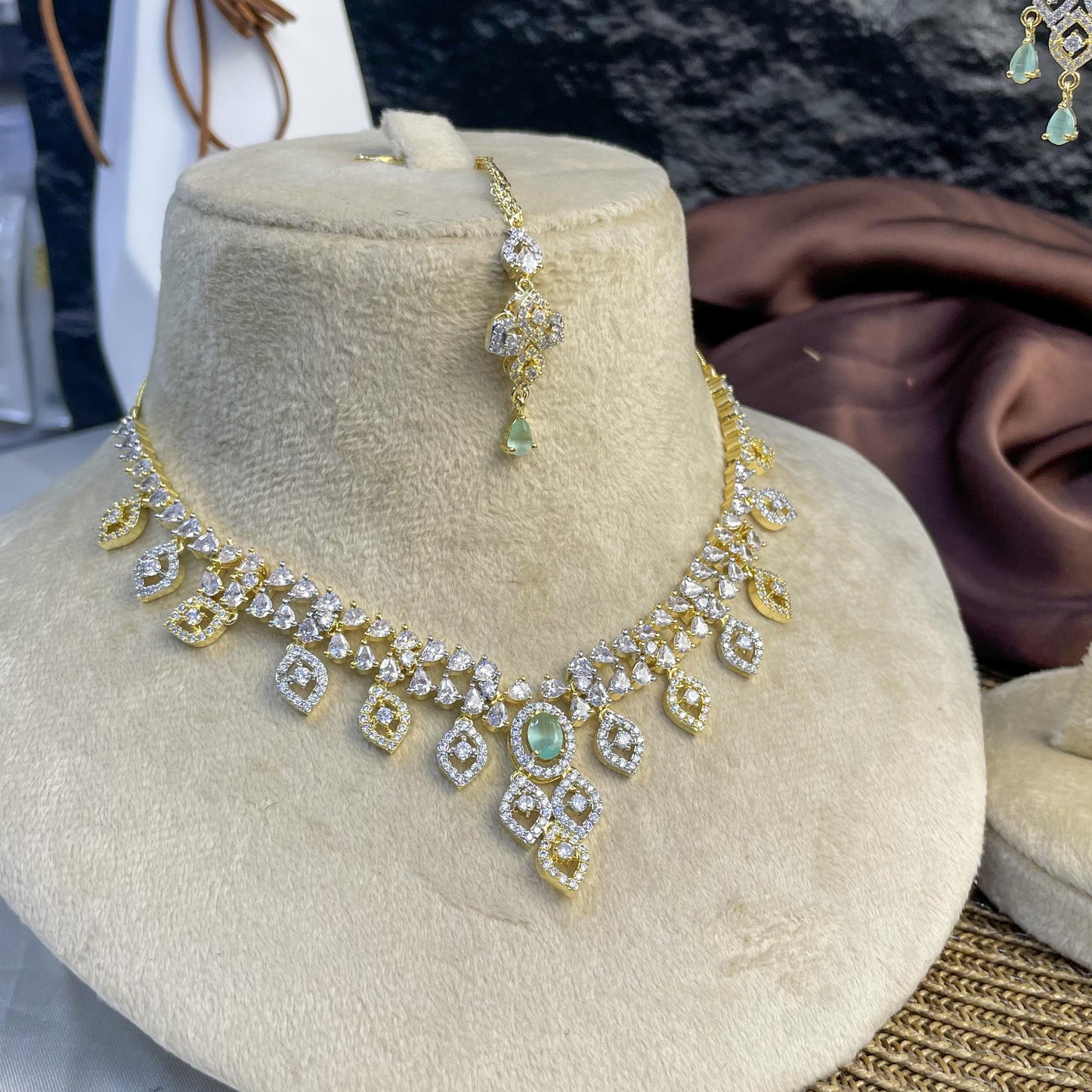 Filigree Drop Zircon NECKLACE SET