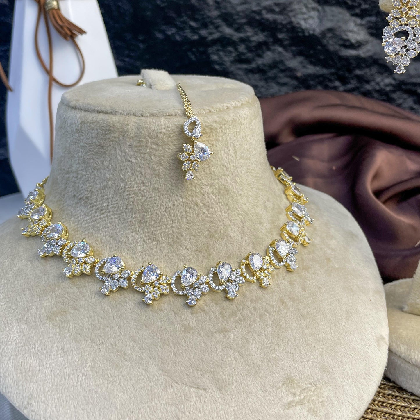 Floral Crest Zircon NECKLACE SET