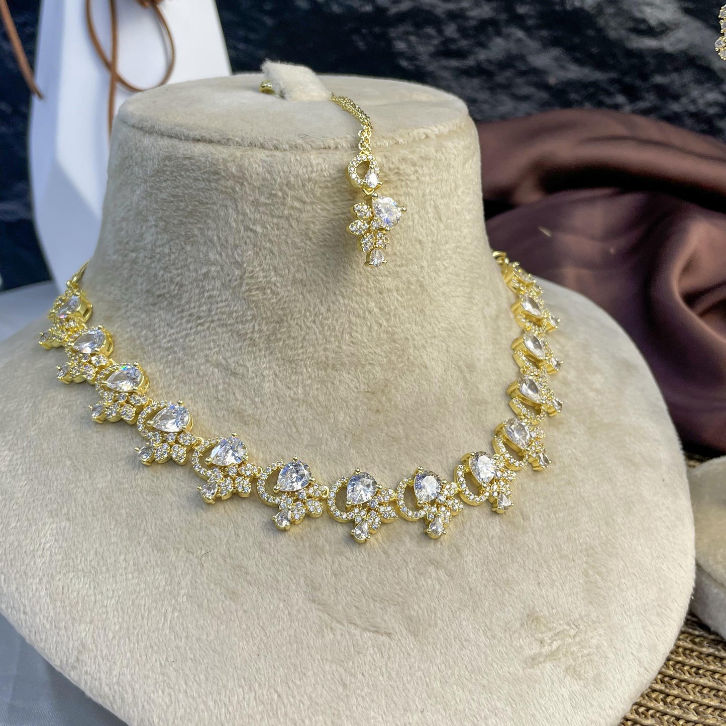 Gilded Petal Zircon NECKLACE SET