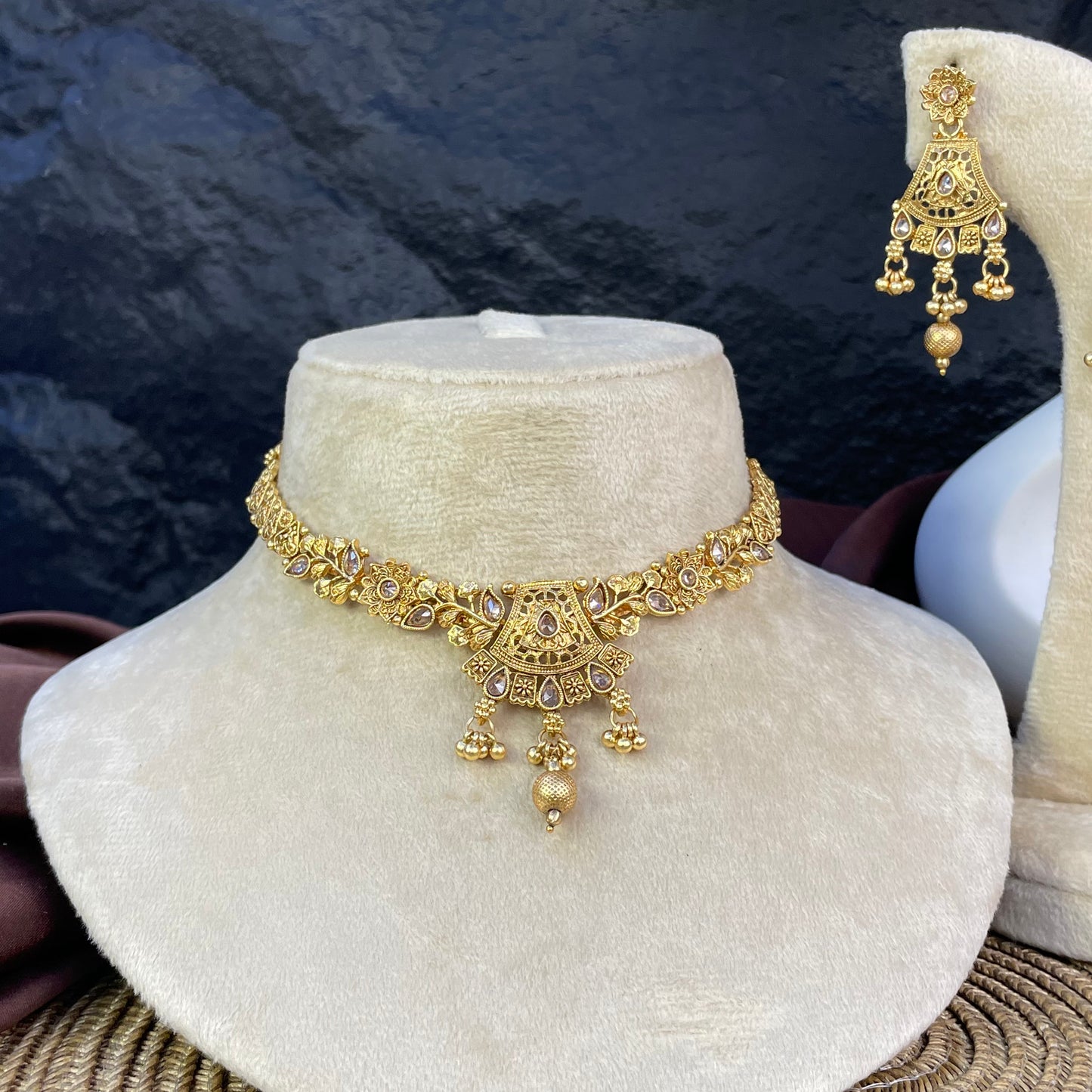 RAJWARI GEOMETRIC FILIGREE NECKLACE SET