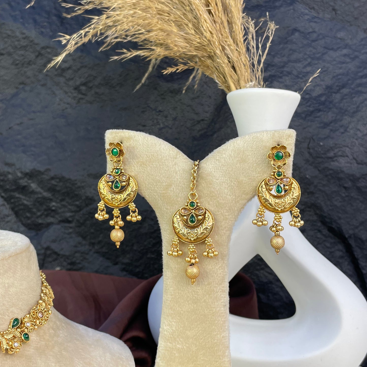 RAJWARI CELESTIAL CHAND NECKLACE SET