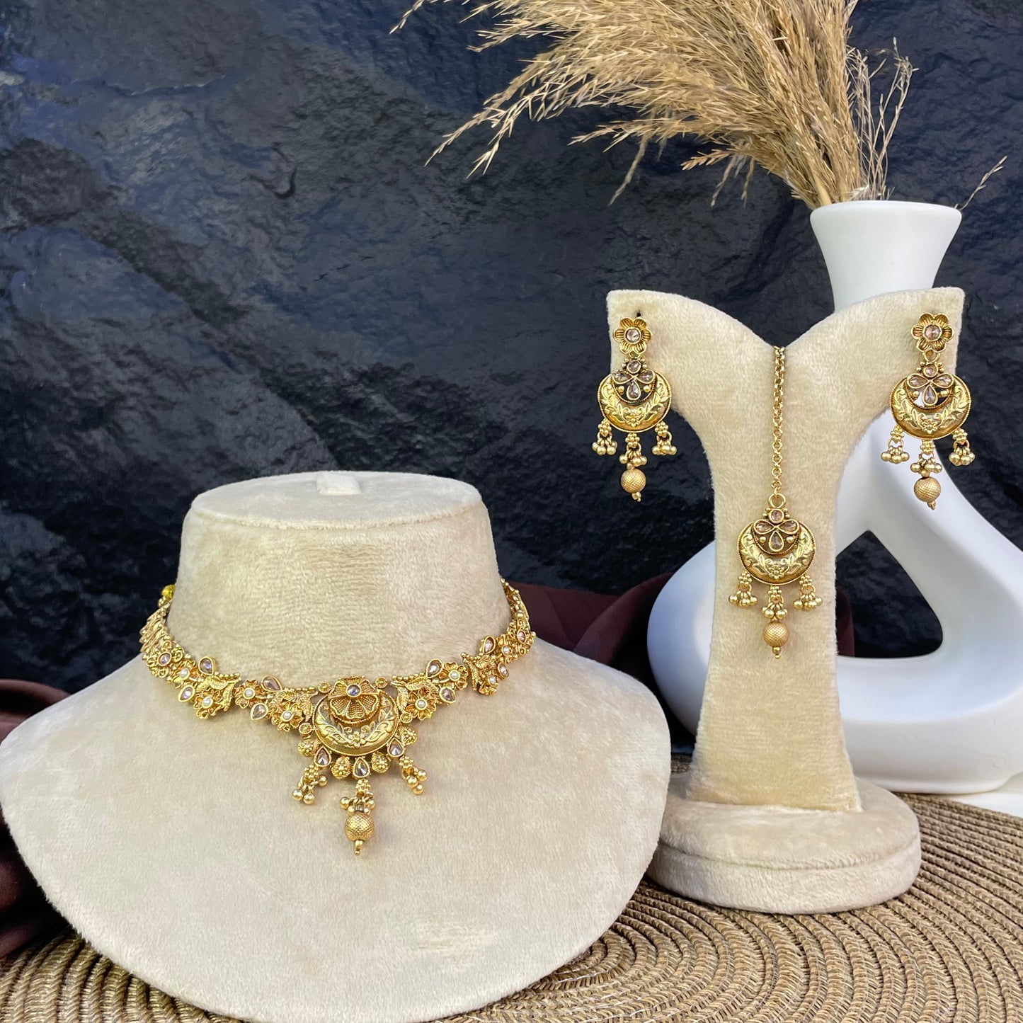 RAJWARI CELESTIAL CHAND NECKLACE SET