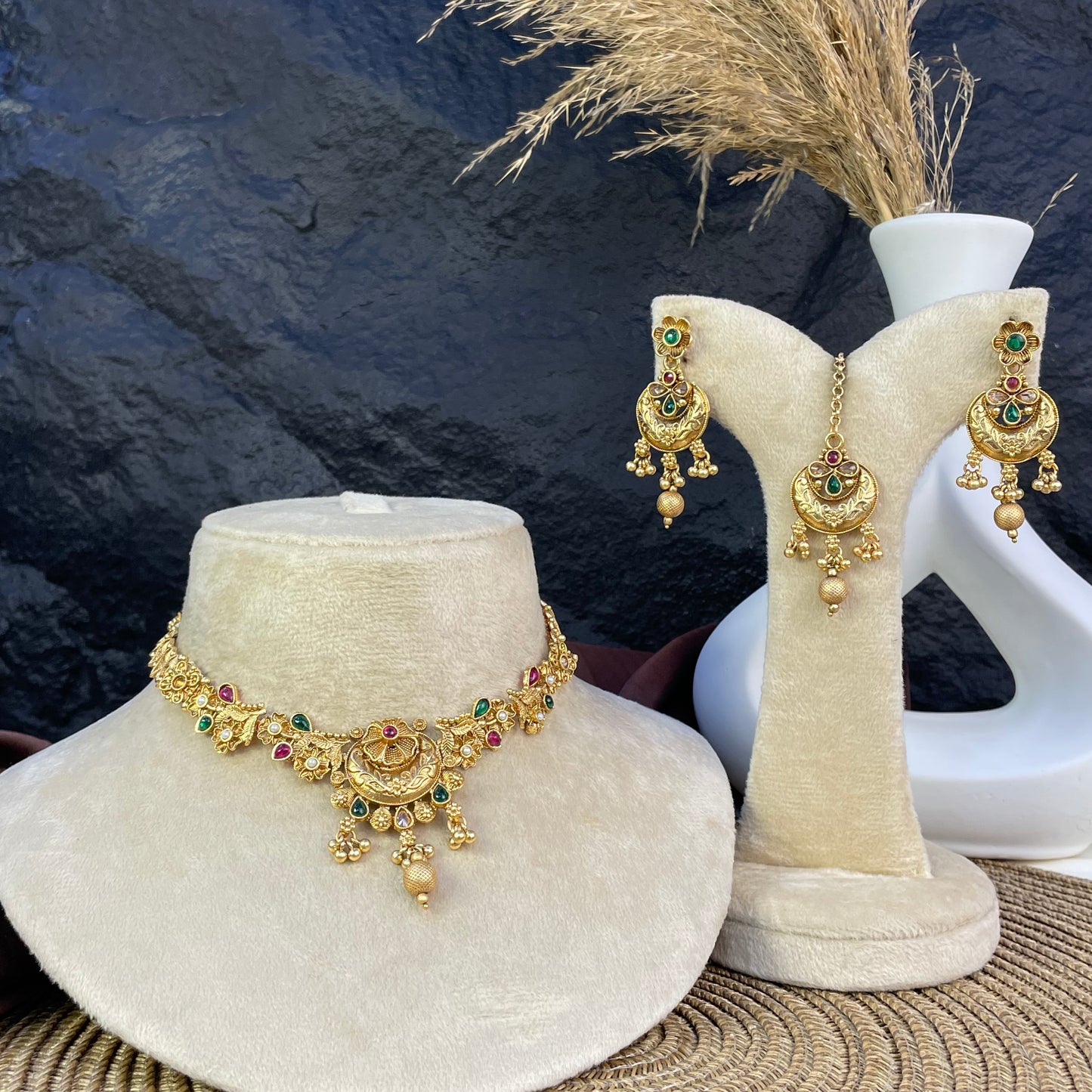 RAJWARI CELESTIAL CHAND NECKLACE SET