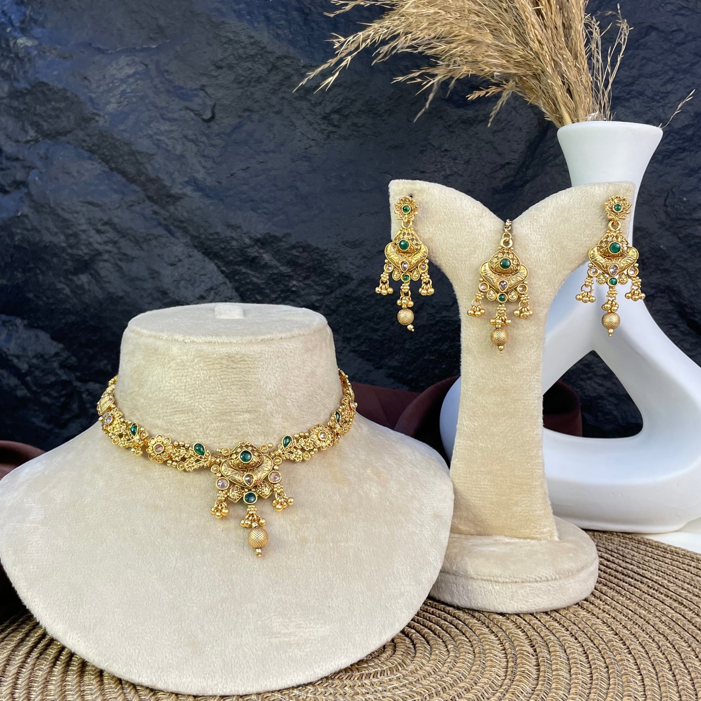 RAJWARI MAJESTIC BLOOM NECKLACE SET