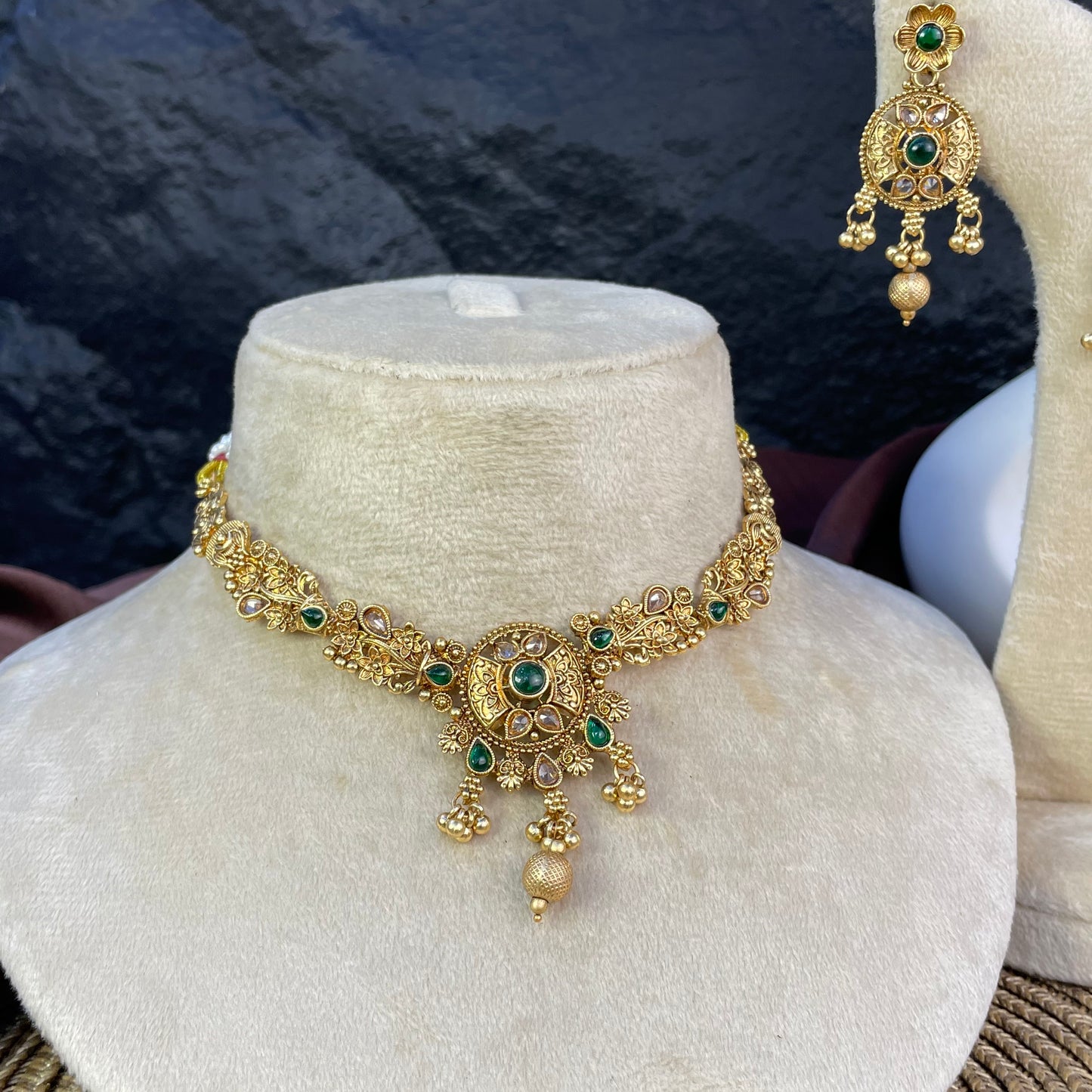 RAJWARI ANCIENT MANDALA NECKLACE SET