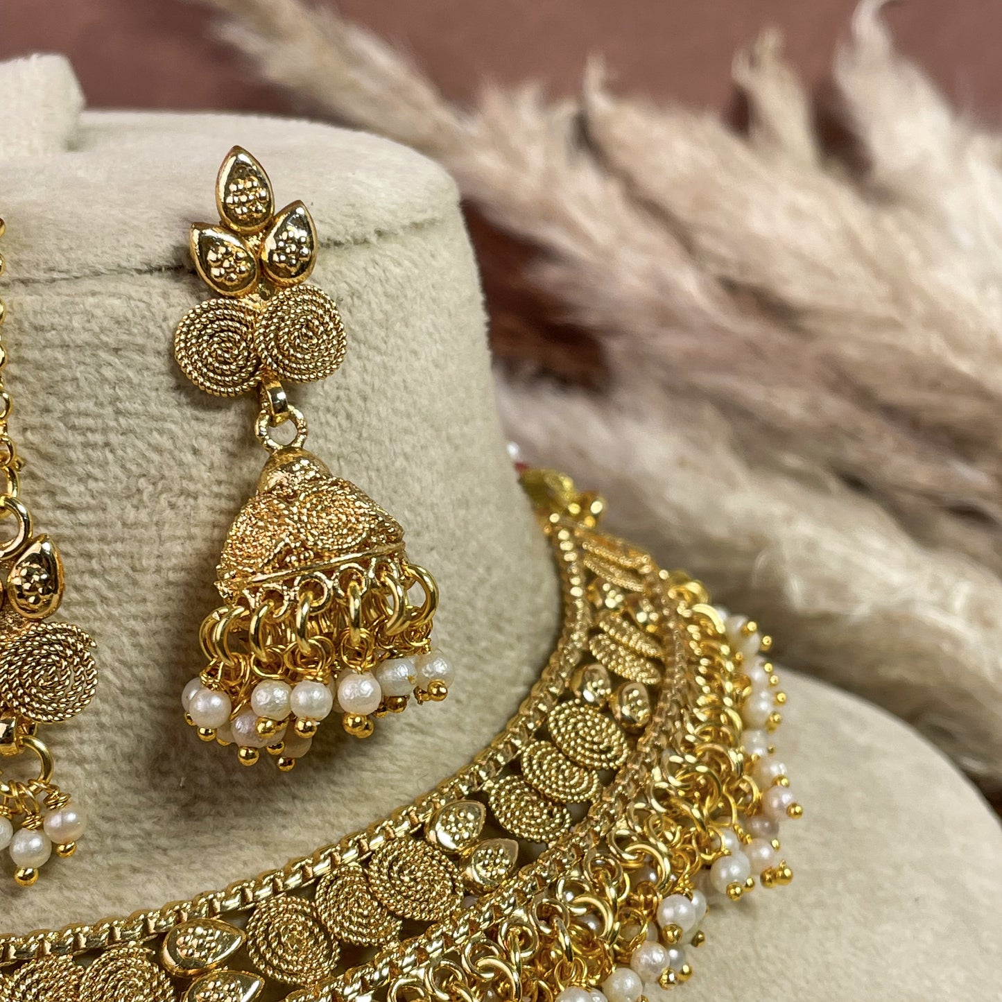 Graceful Pearl Copper Necklace Set