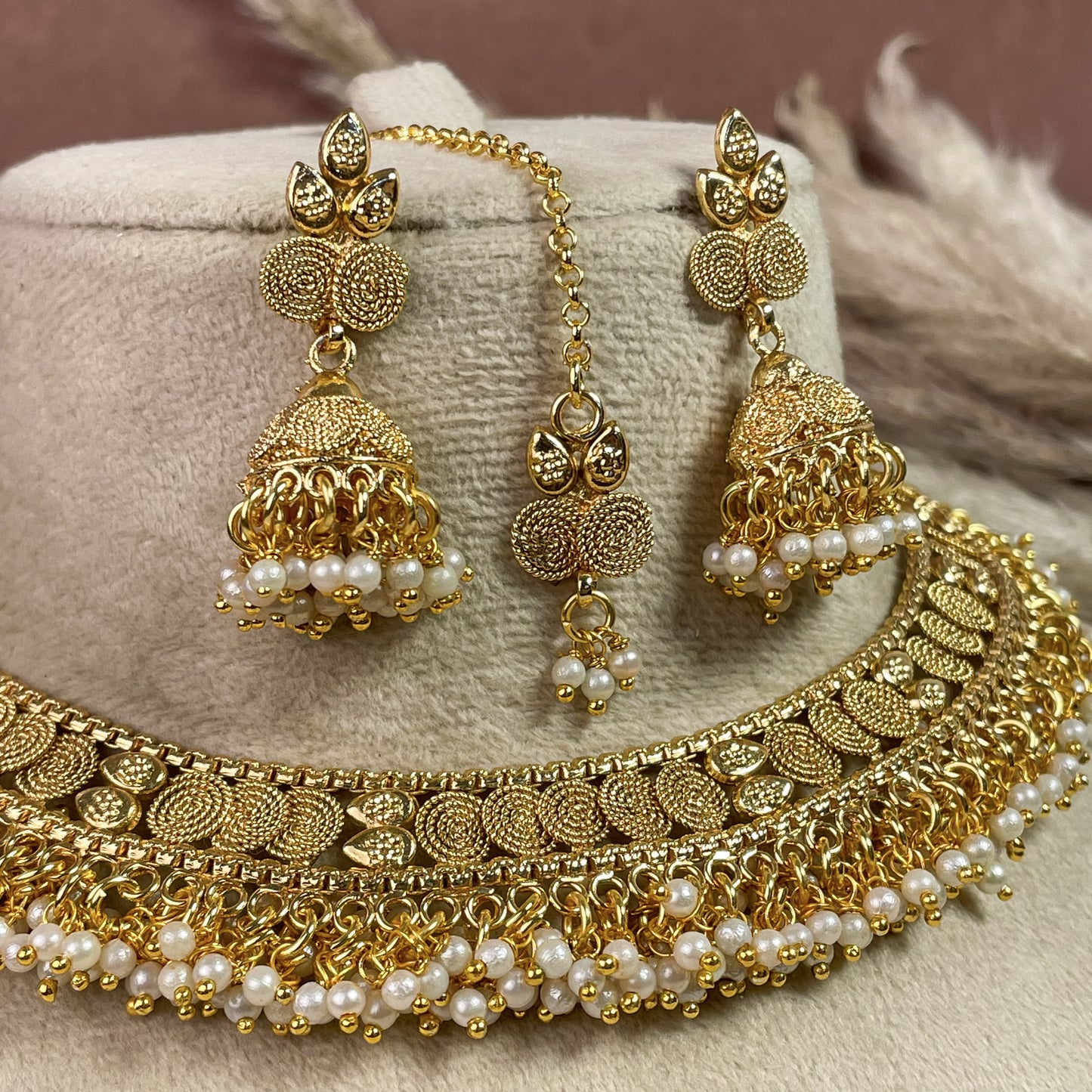 Graceful Pearl Copper Necklace Set