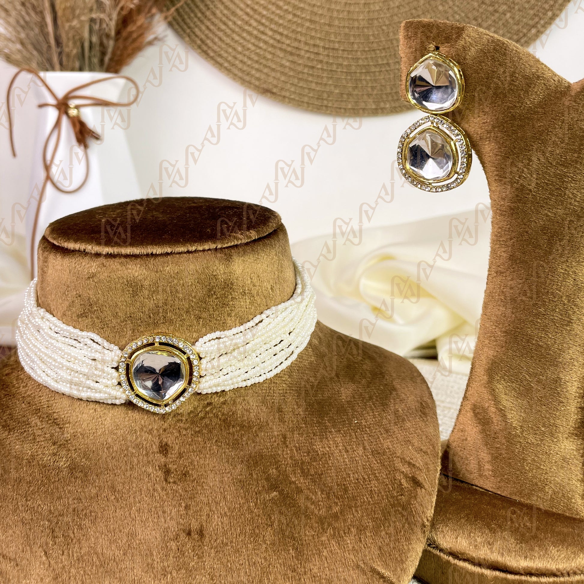 Sitara Glow Pearl Kundan Choker