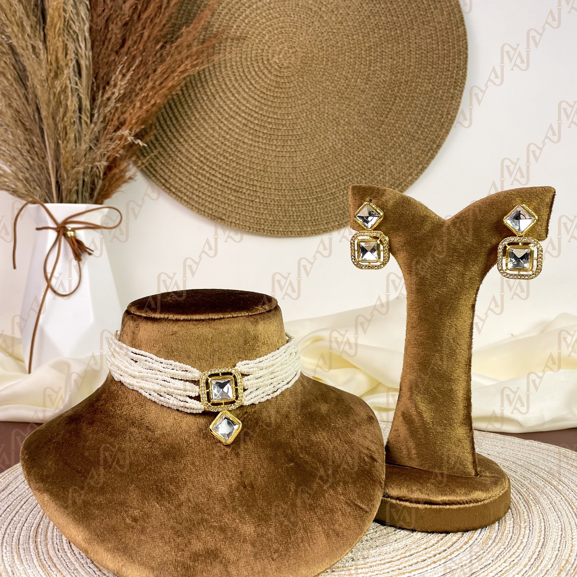 Naqsh Pearl Kundan Choker