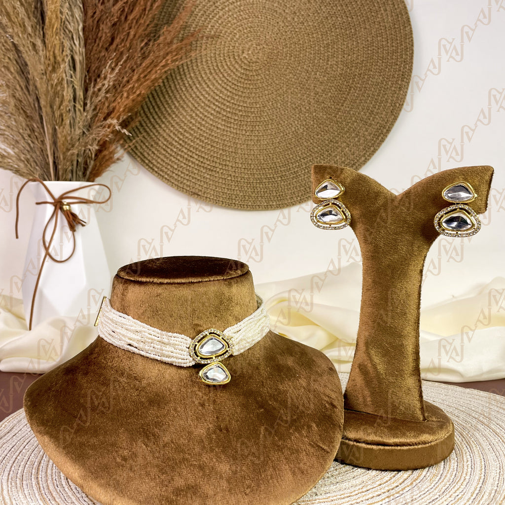 Adaa Pearl Kundan Choker