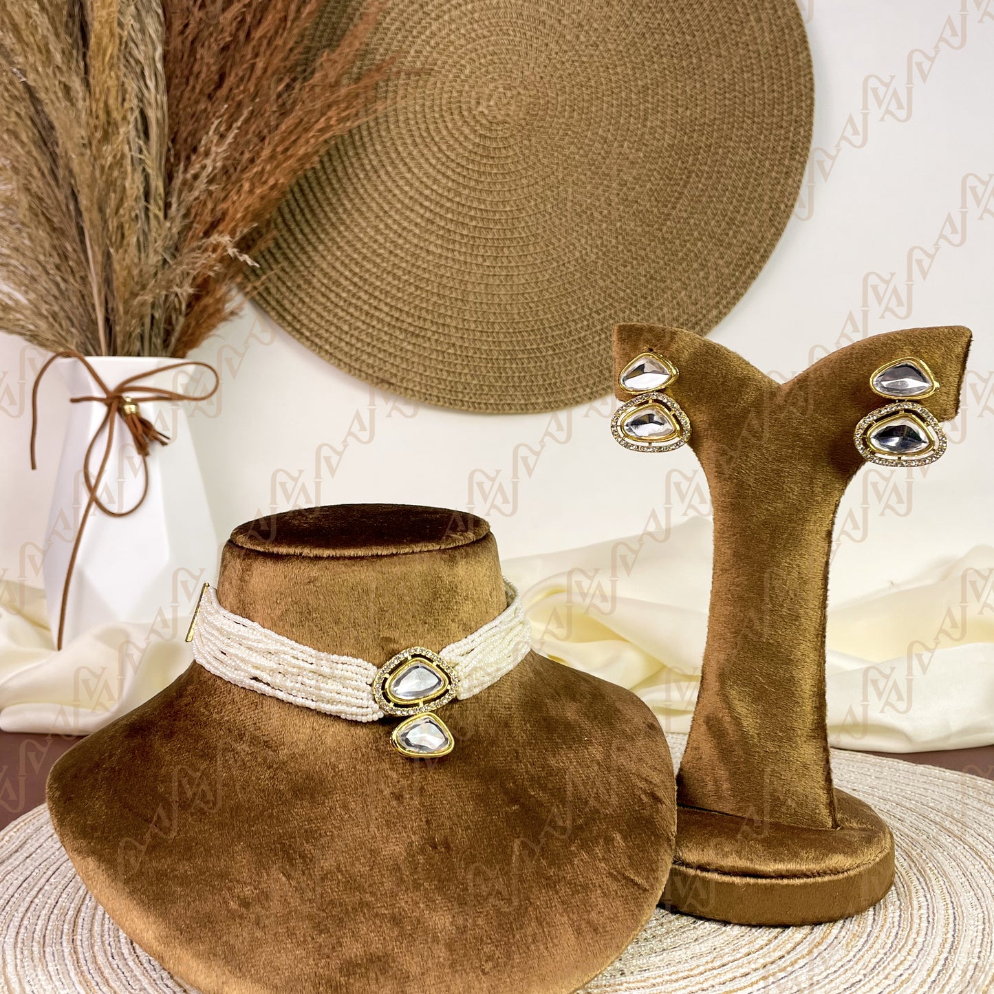 Adaa Pearl Kundan Choker