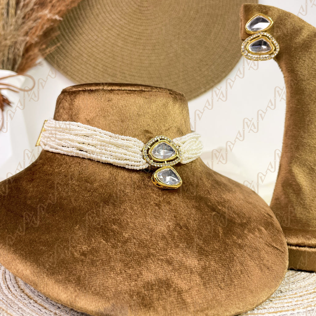 Adaa Pearl Kundan Choker
