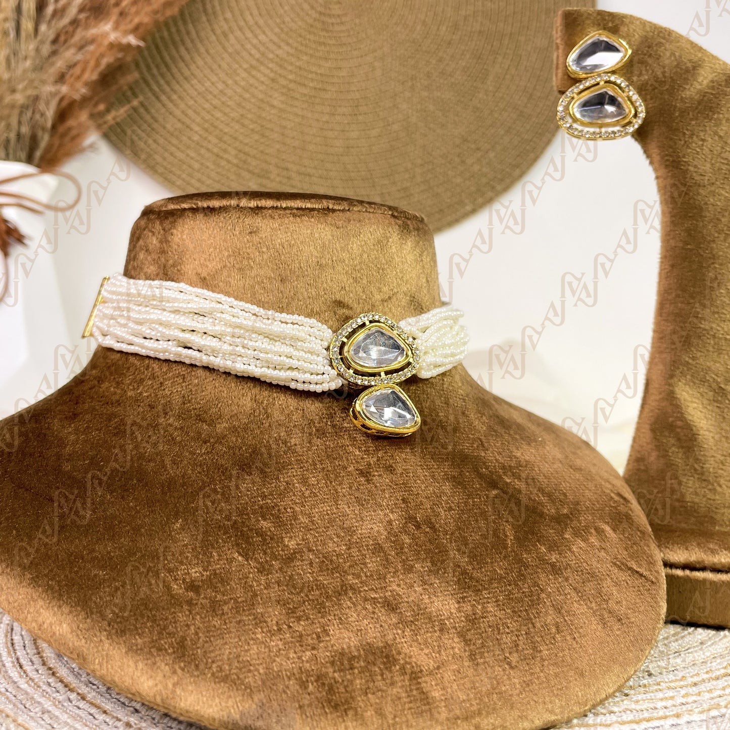 Adaa Pearl Kundan Choker