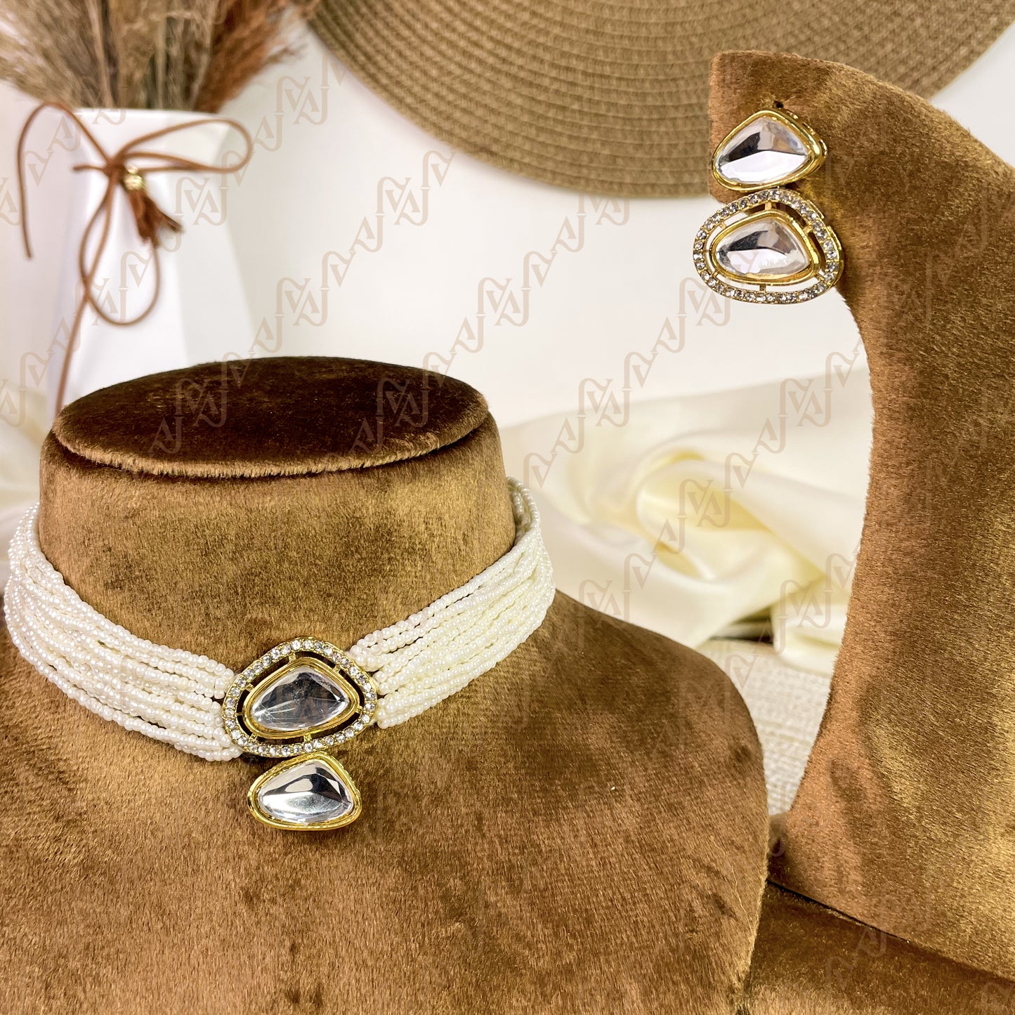 Adaa Pearl Kundan Choker