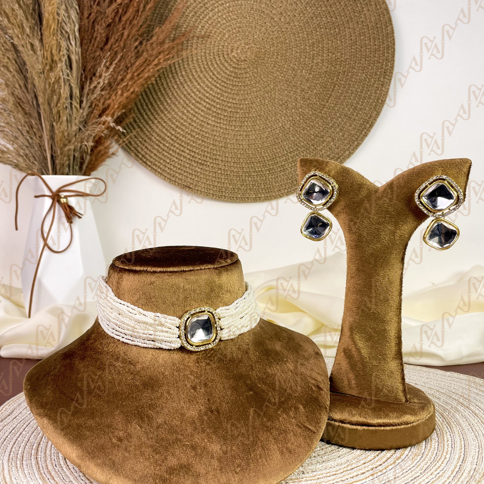 Saibaan Pearl Kundan Choker