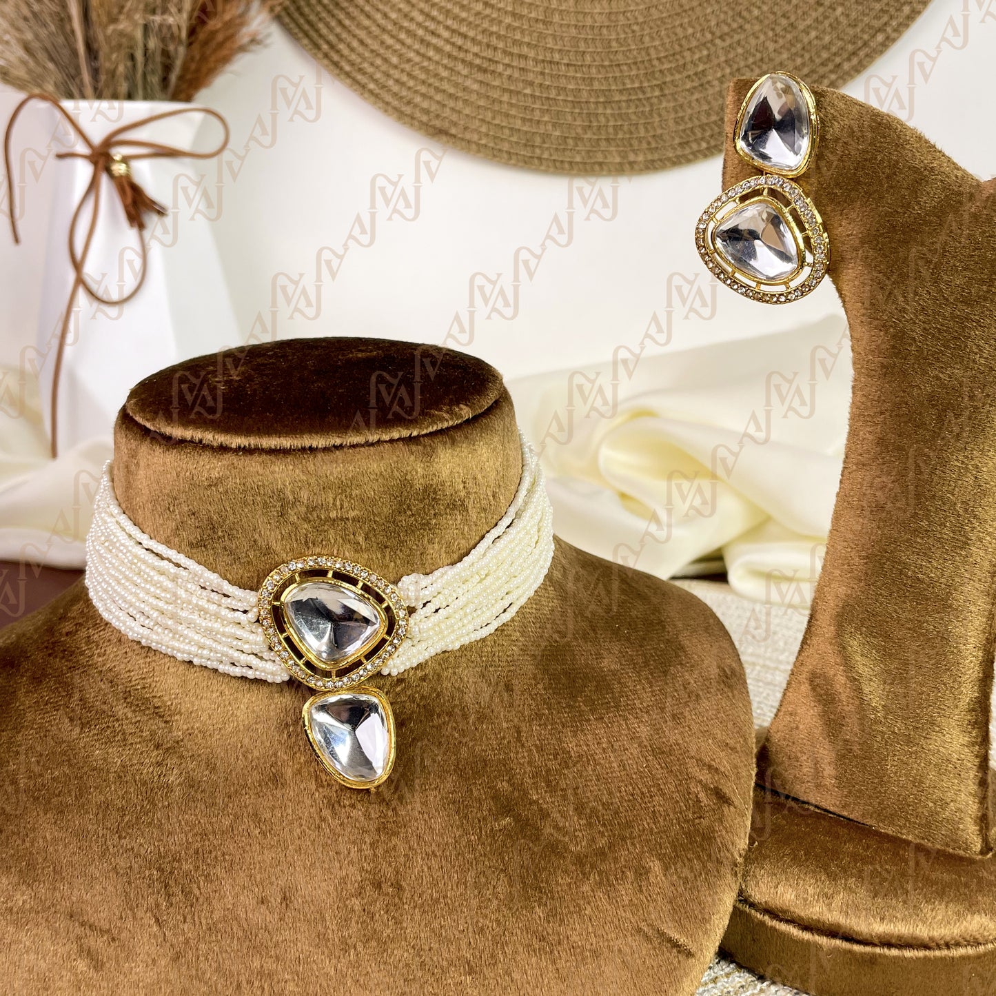 Aafreen Touch Pearl Kundan Choker