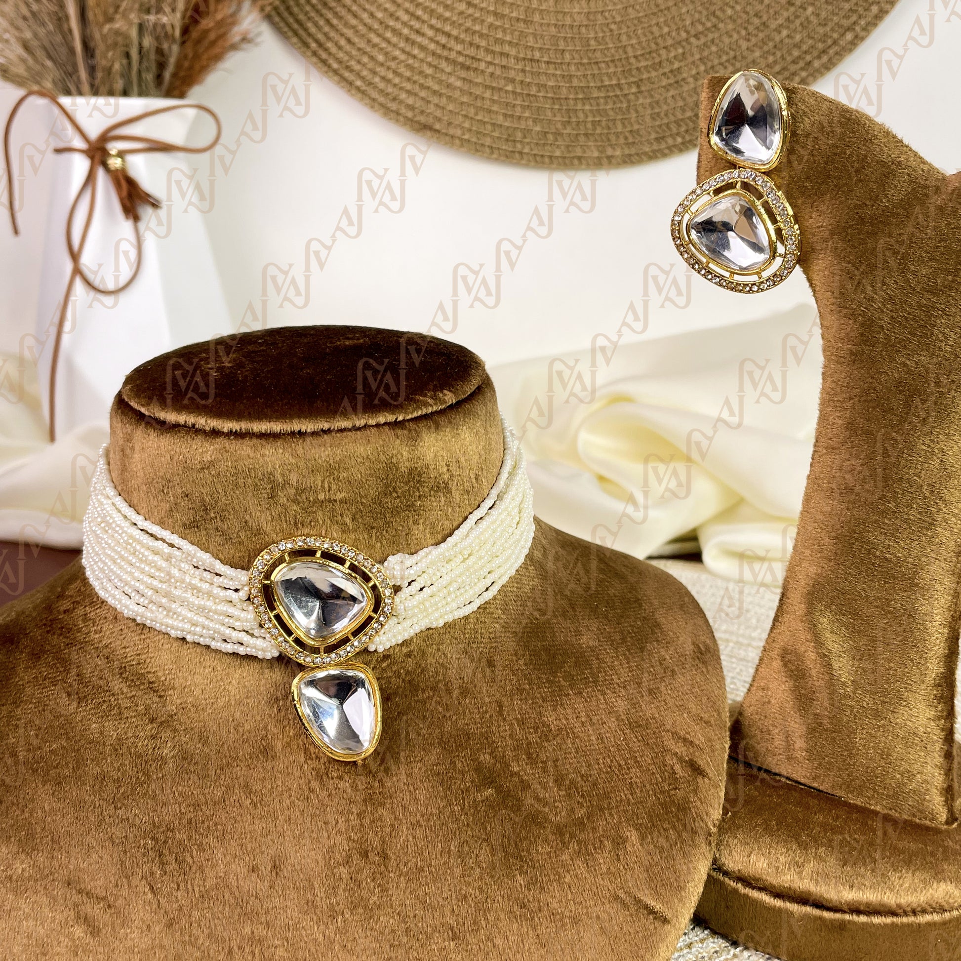 Aafreen Touch Pearl Kundan Choker