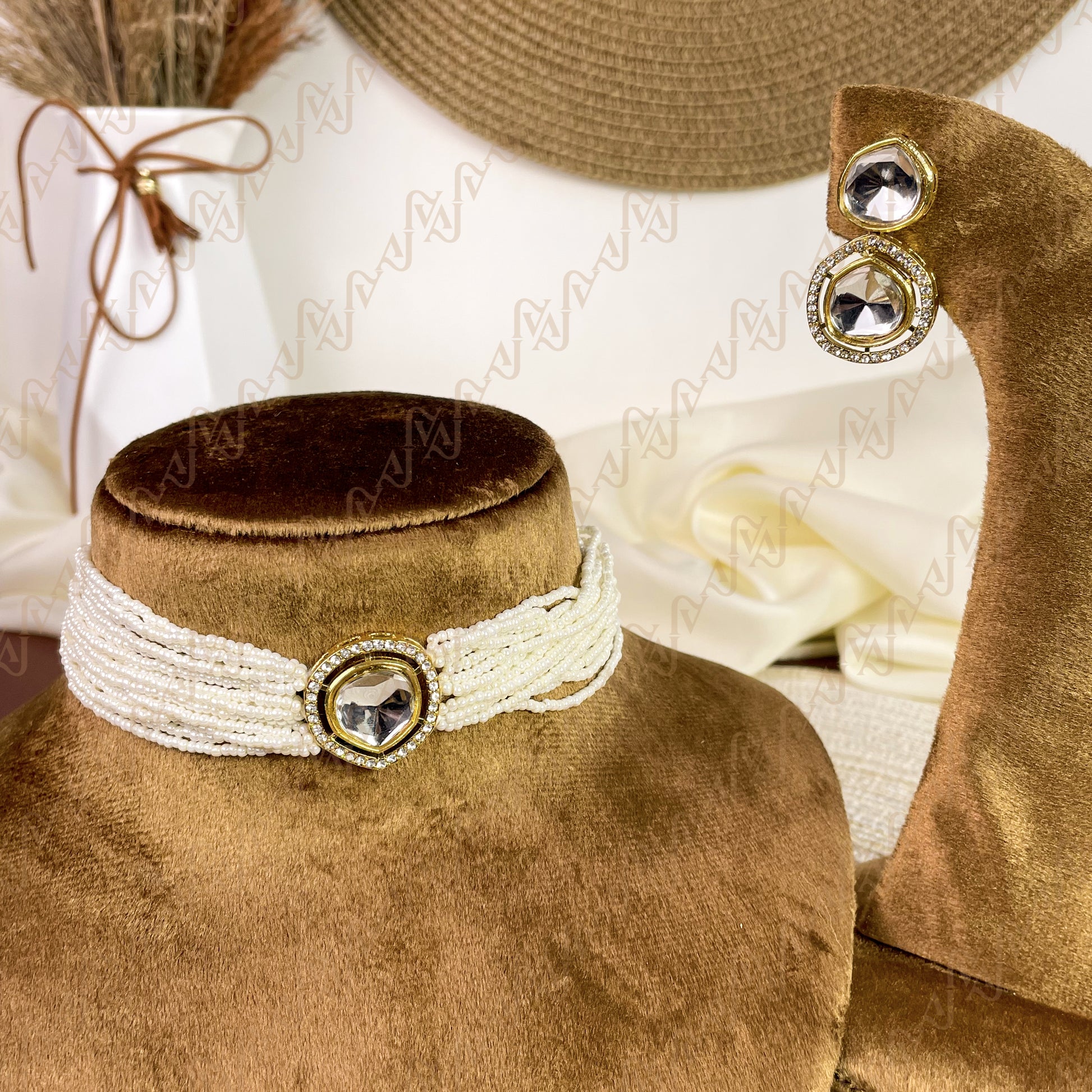 Zauq-e-Zewar Pearl Kundan Choker