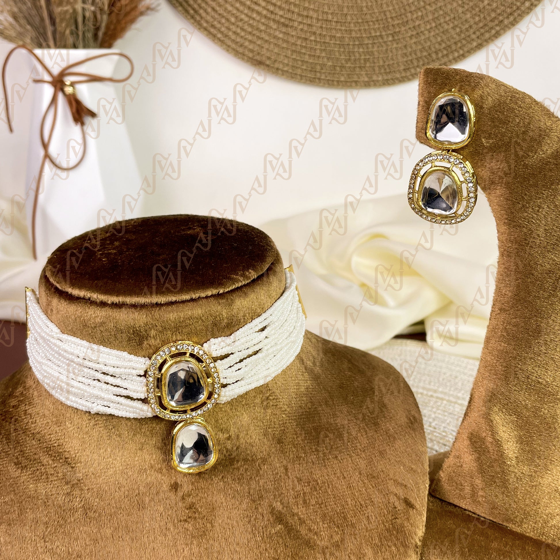 Glow Pearl Kundan Choker