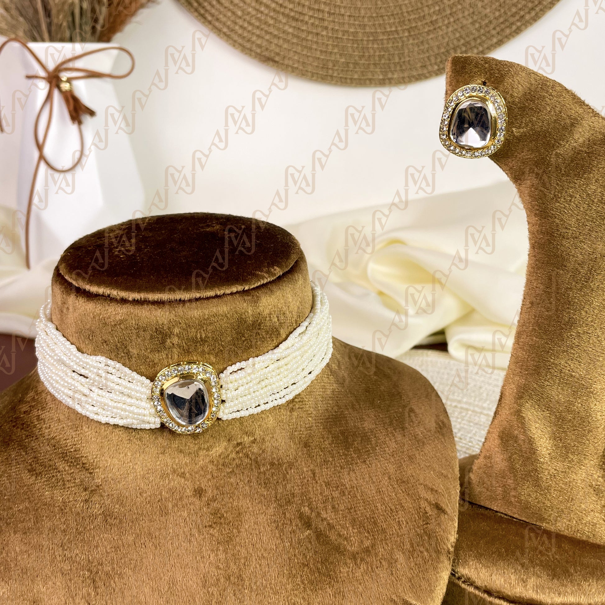 Spark Pearl Kundan Choker