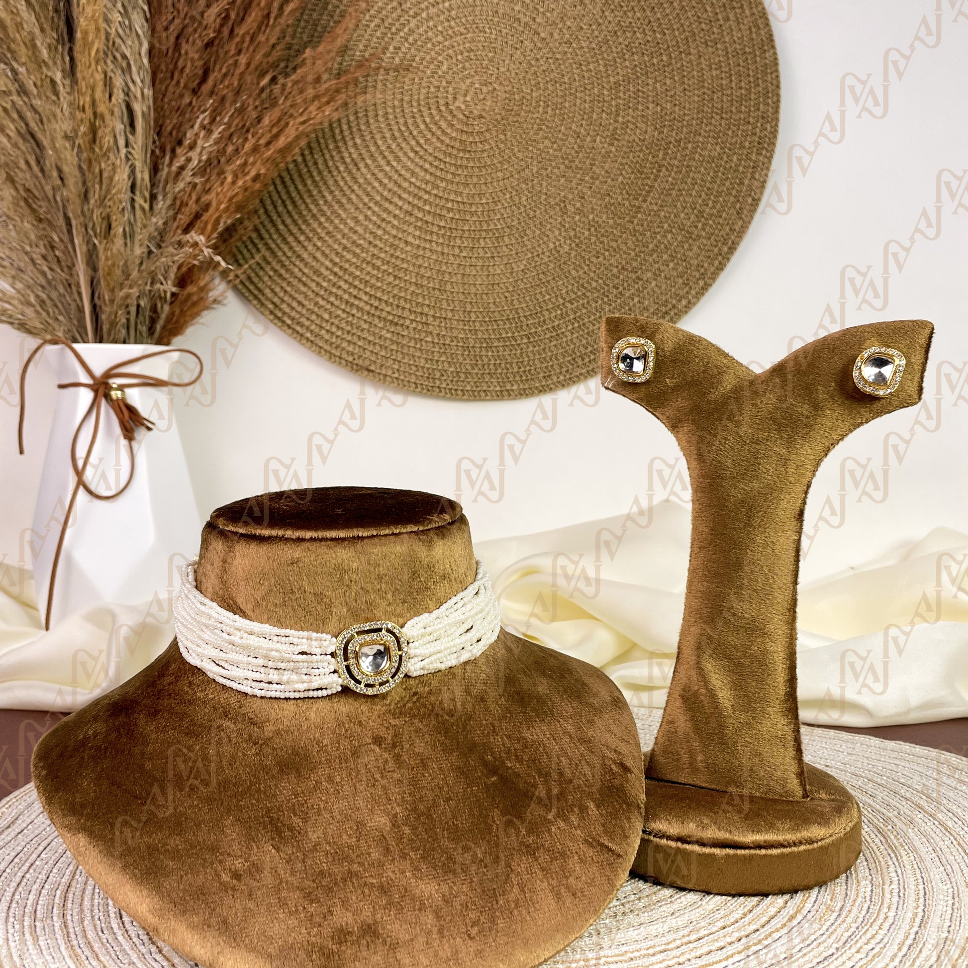 Shimmer Pearl Kundan Choker