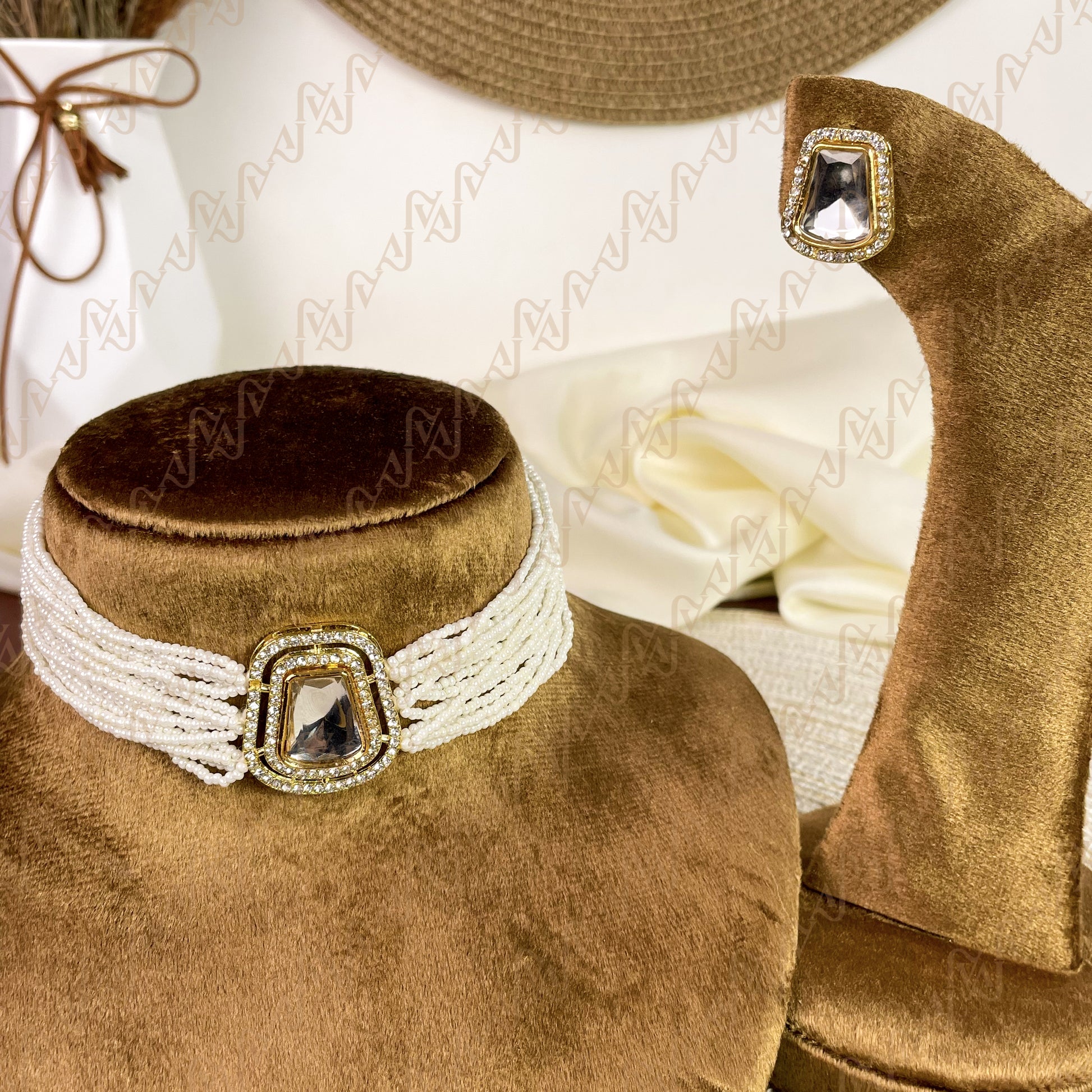 Crown Pearl Kundan Choker