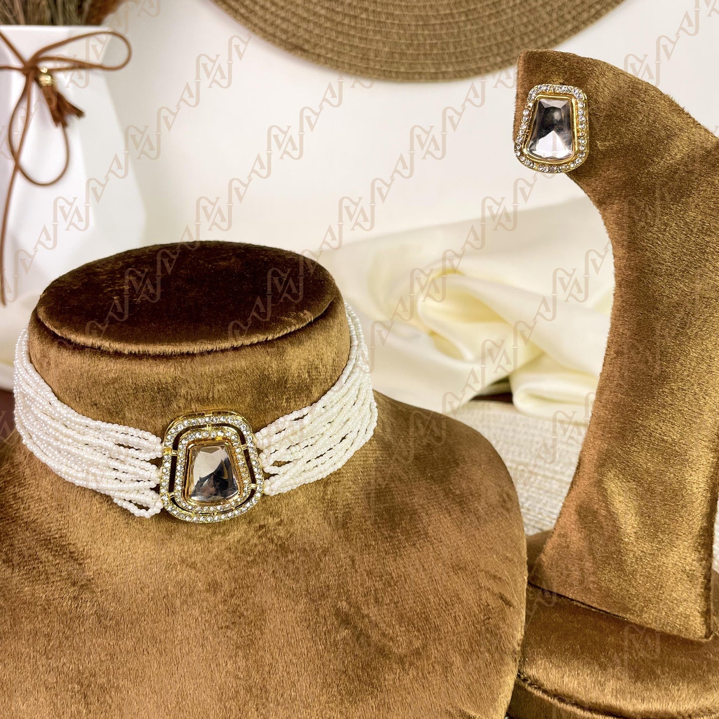 Crown Pearl Kundan Choker