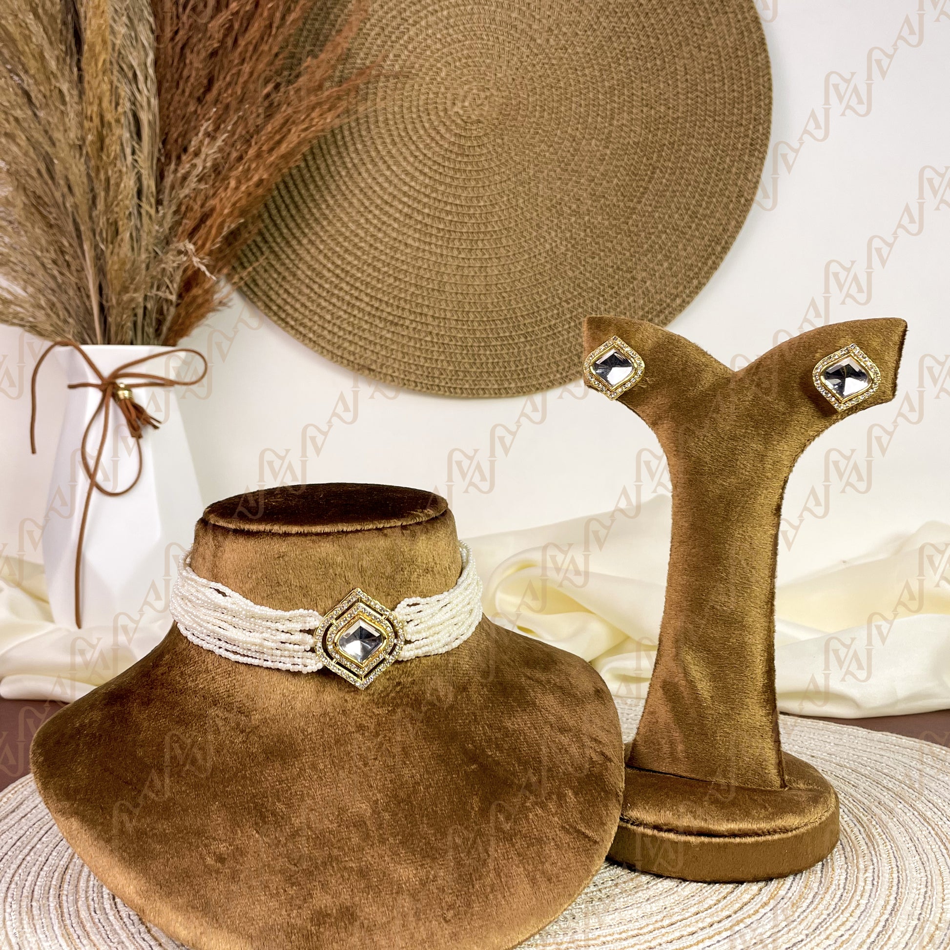 Lume Pearl Kundan Choker