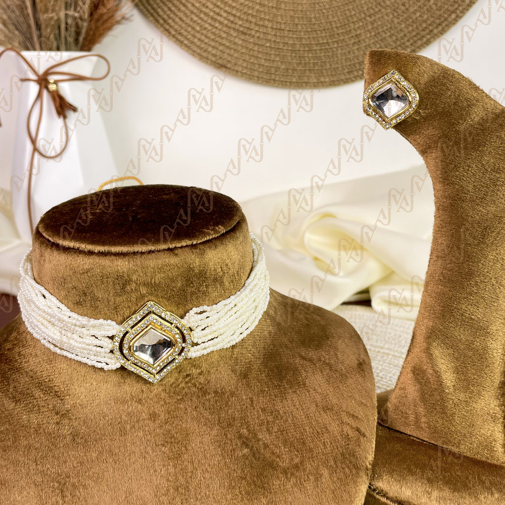 Lume Pearl Kundan Choker