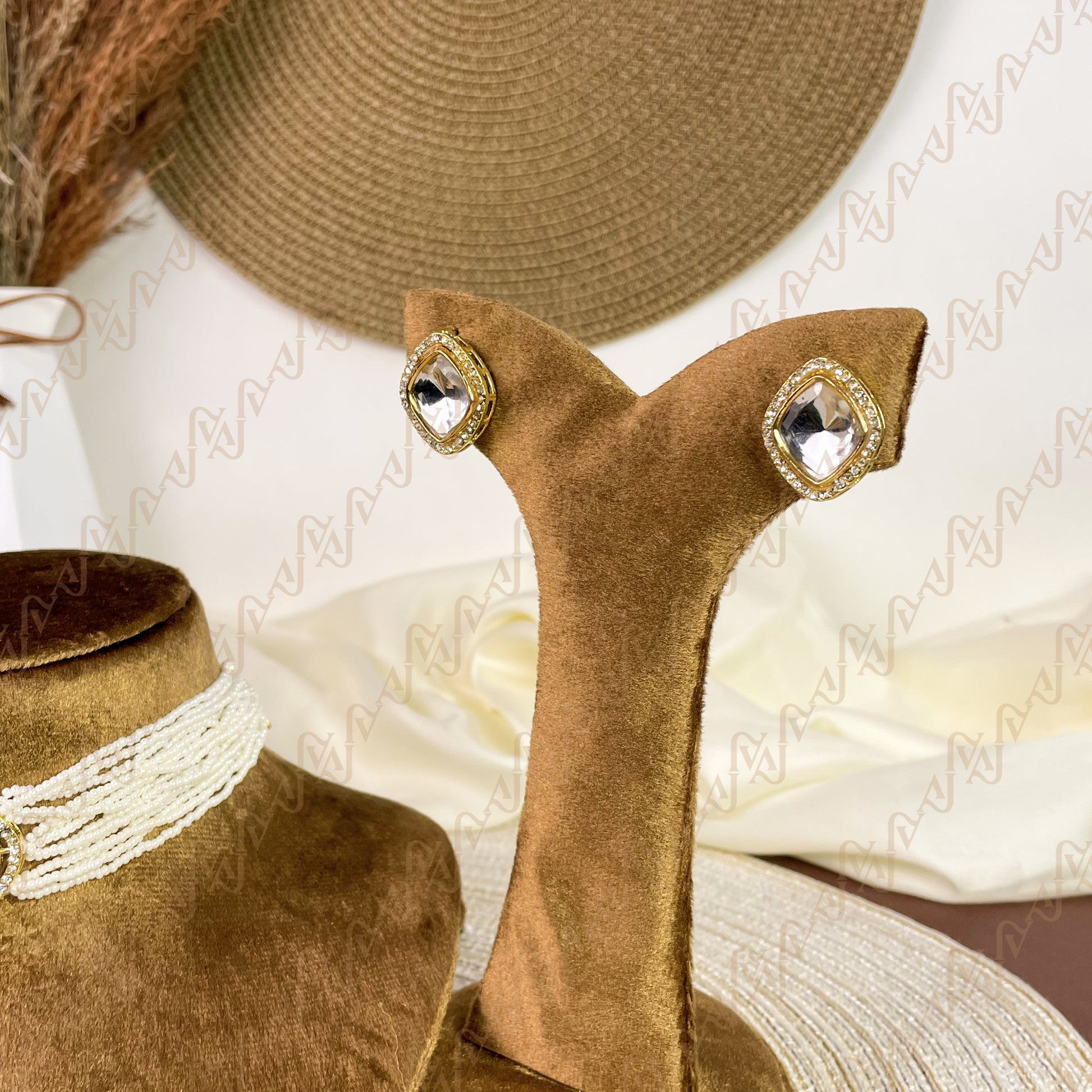 Grand Pearl Kundan Choker